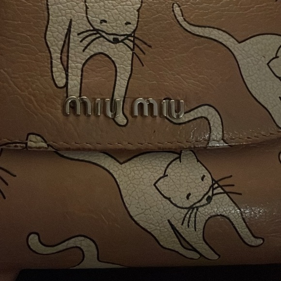Miu Miu Pink Cat Print Women's Wallet - Picture 5 of 12